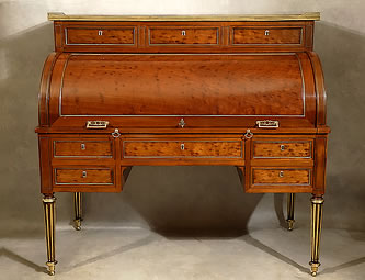 Bureau cylindre en acajou moucheté époque Louis XVI - Directoire 18e